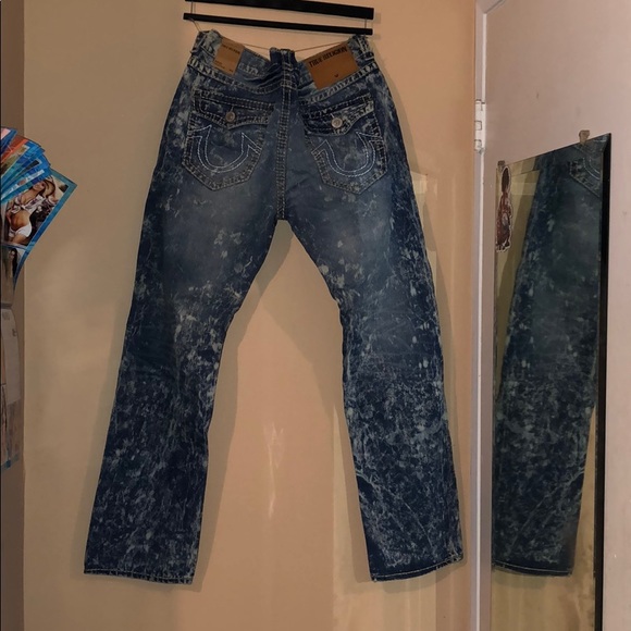 Men Jeans - Picture 2 of 4